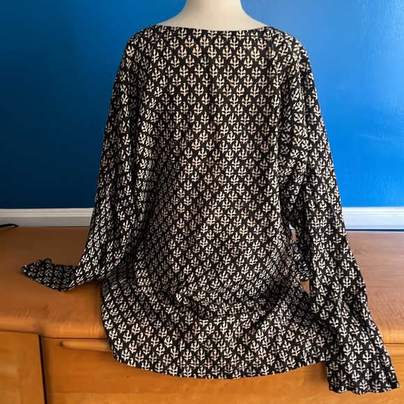 Women’s long sleeve tunic 4 buttons side pockets - Picture 4 of 5